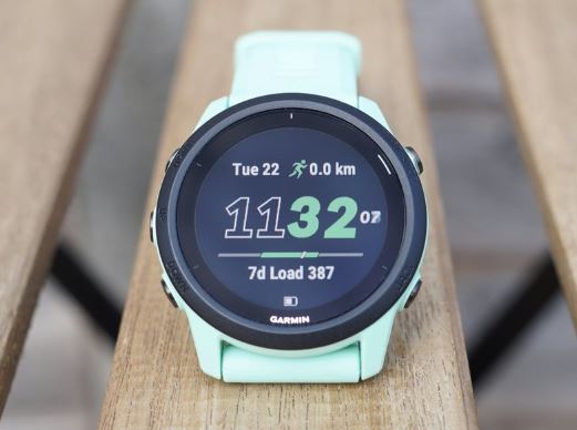 Mẫu Garmin Forerunner 745