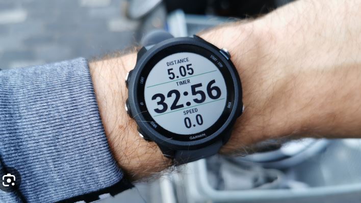 Thiết kế đồng hồ Garmin Forerunner 245