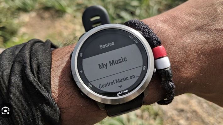 Thiết kế đồng hồ Garmin Forerunner 645 Music