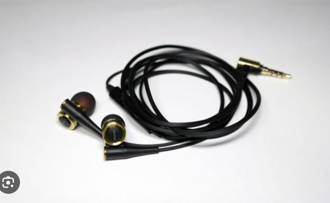 Thiết kế tai nghe Audio-Technica ATH-CKR100iS